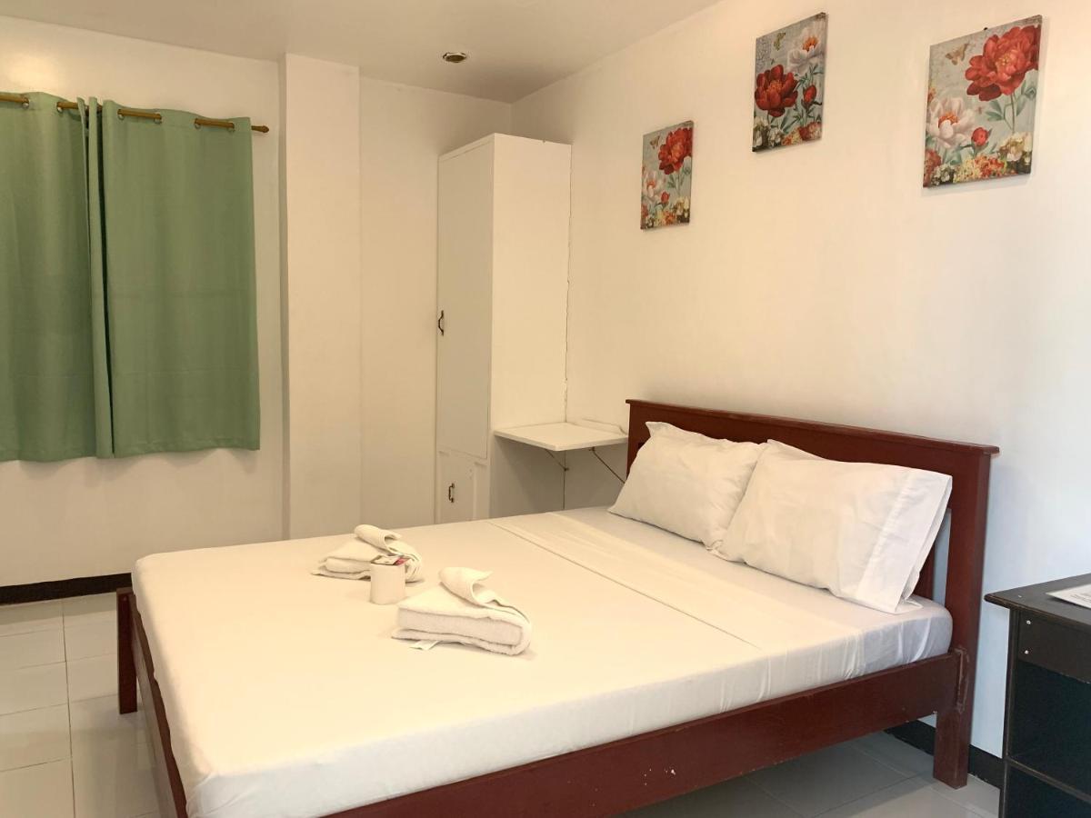 Luna Oslob Travellers Inn Buitenkant foto