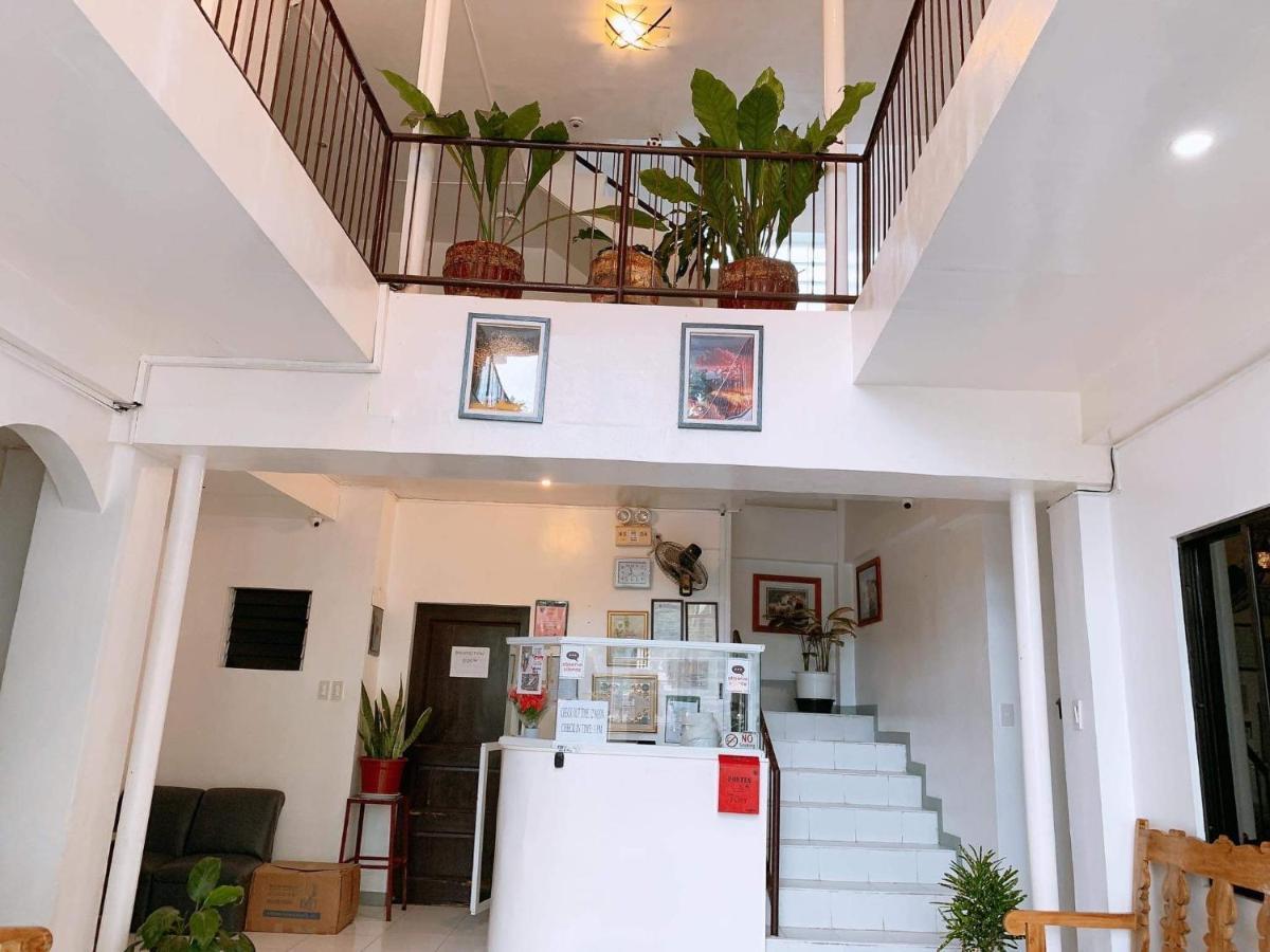 Luna Oslob Travellers Inn Buitenkant foto