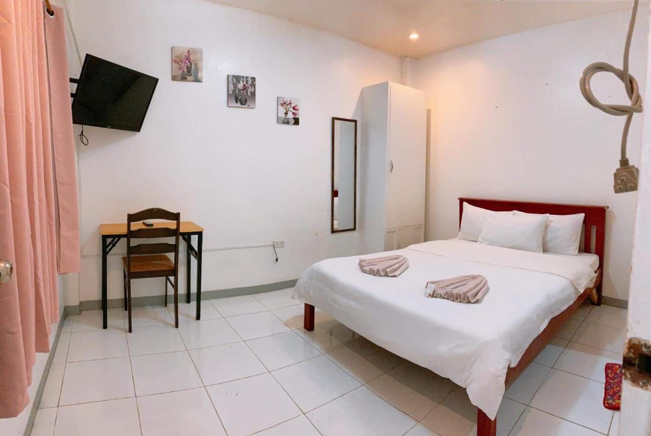 Luna Oslob Travellers Inn Buitenkant foto
