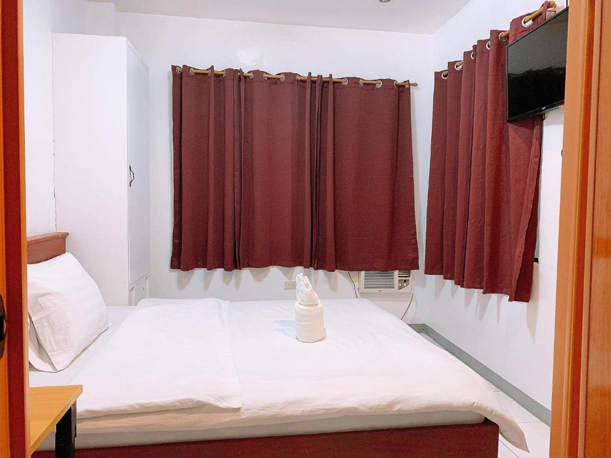Luna Oslob Travellers Inn Buitenkant foto